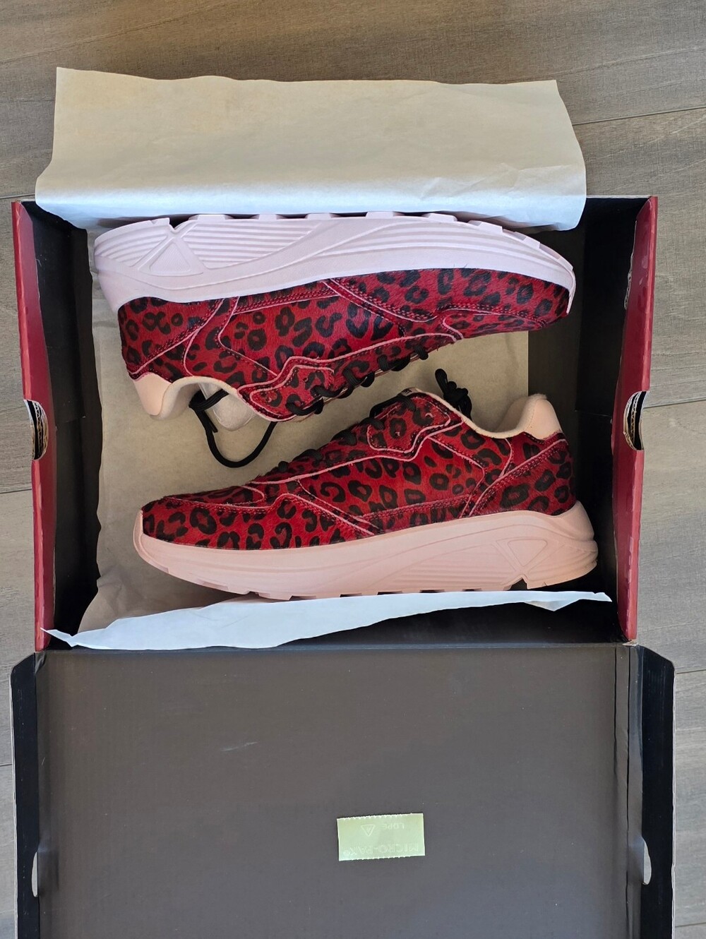 Darc Sport Run-1 Low Top Lace-Up Sneaker Red/Black/Pink Leopard (M10/W11.5)